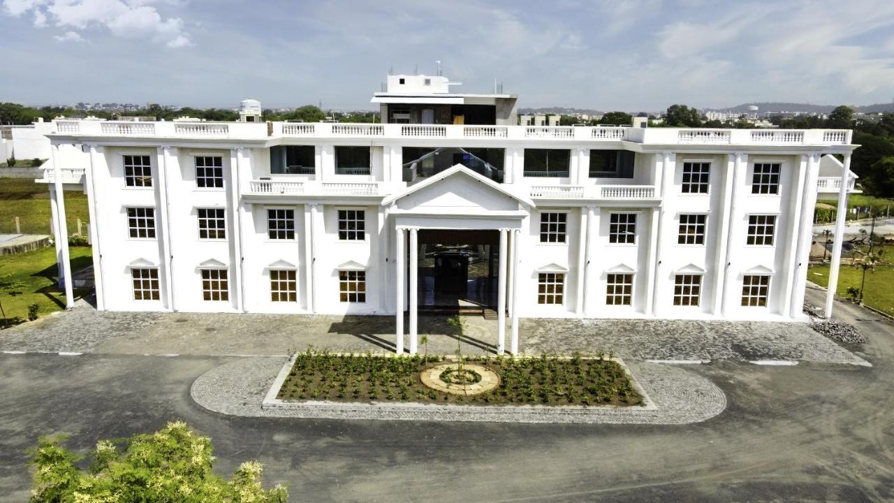The Heritage Conventions Sāgar Esterno foto