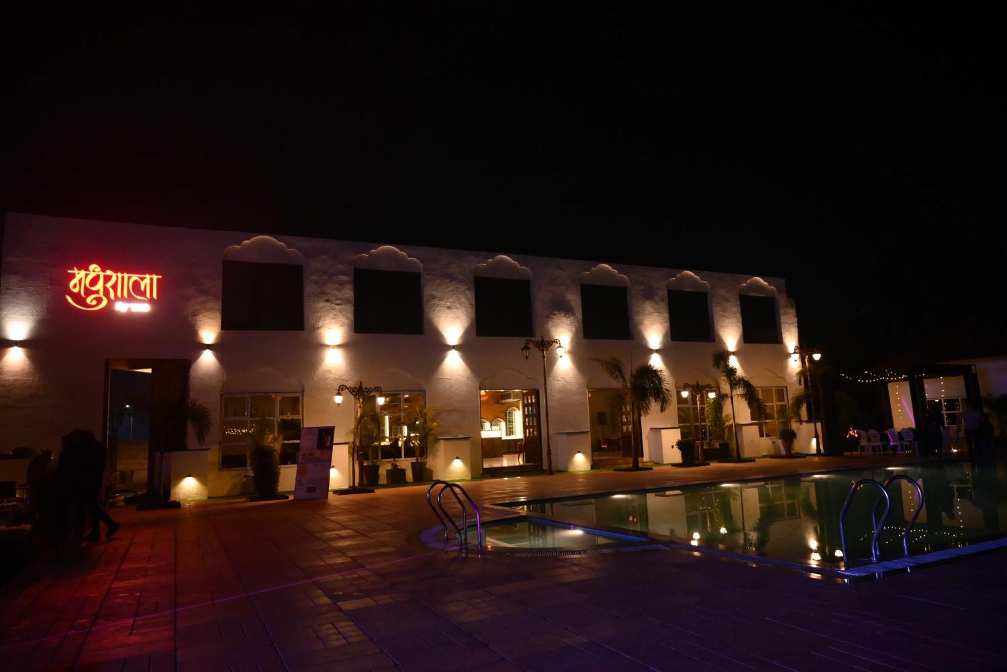 The Heritage Conventions Sāgar Esterno foto